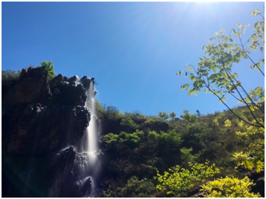 三等獎：《白虹》