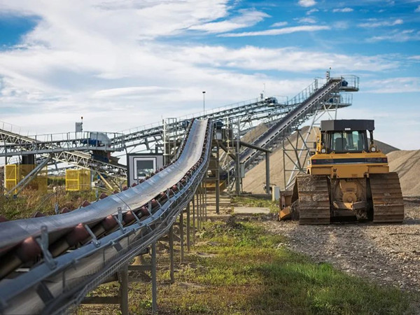 是什麽設備讓輸送帶運輸更安全、更高能效？